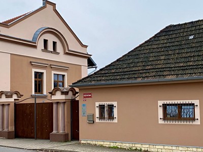 Všetatská, Čečelice